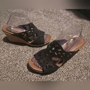 COBB HILL WEDGE SANDAL BY NEW BALANCE WOMENS SHOES SIZE 9 Black